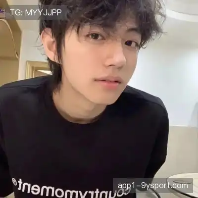 薄霜凤